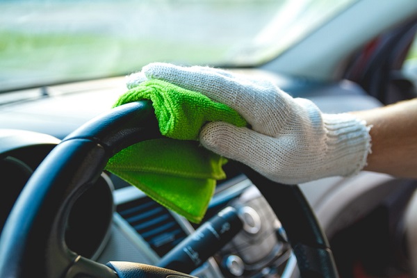 Cleaning the steering wheel- everything you need.