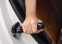 3 Best Car Assist Handles for People with Limited Strength and Mobility